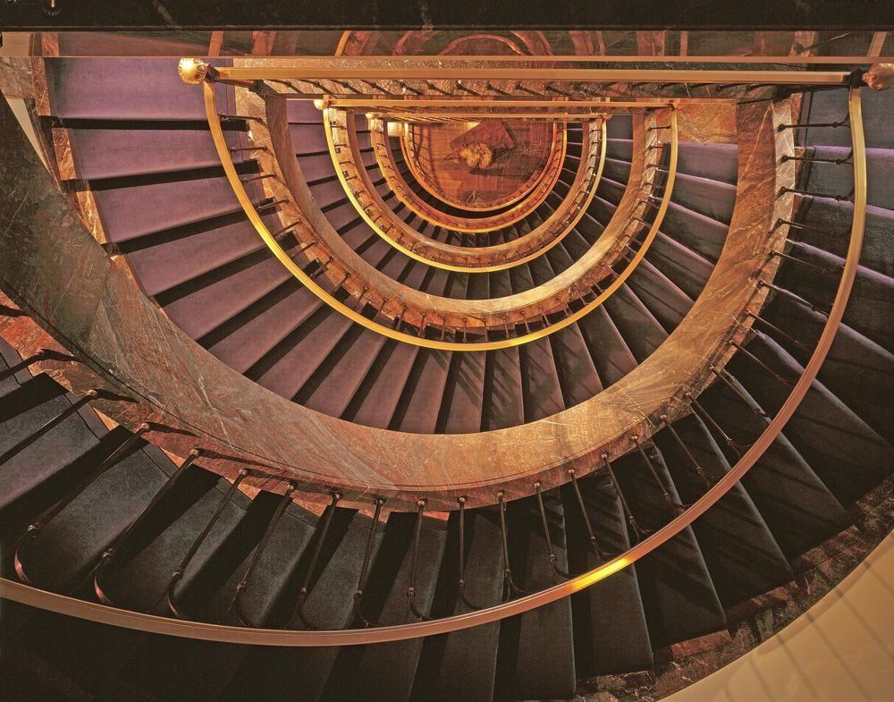 Hotel Elephant Weimar, Autograph Collection Luaran gambar Spiral staircase