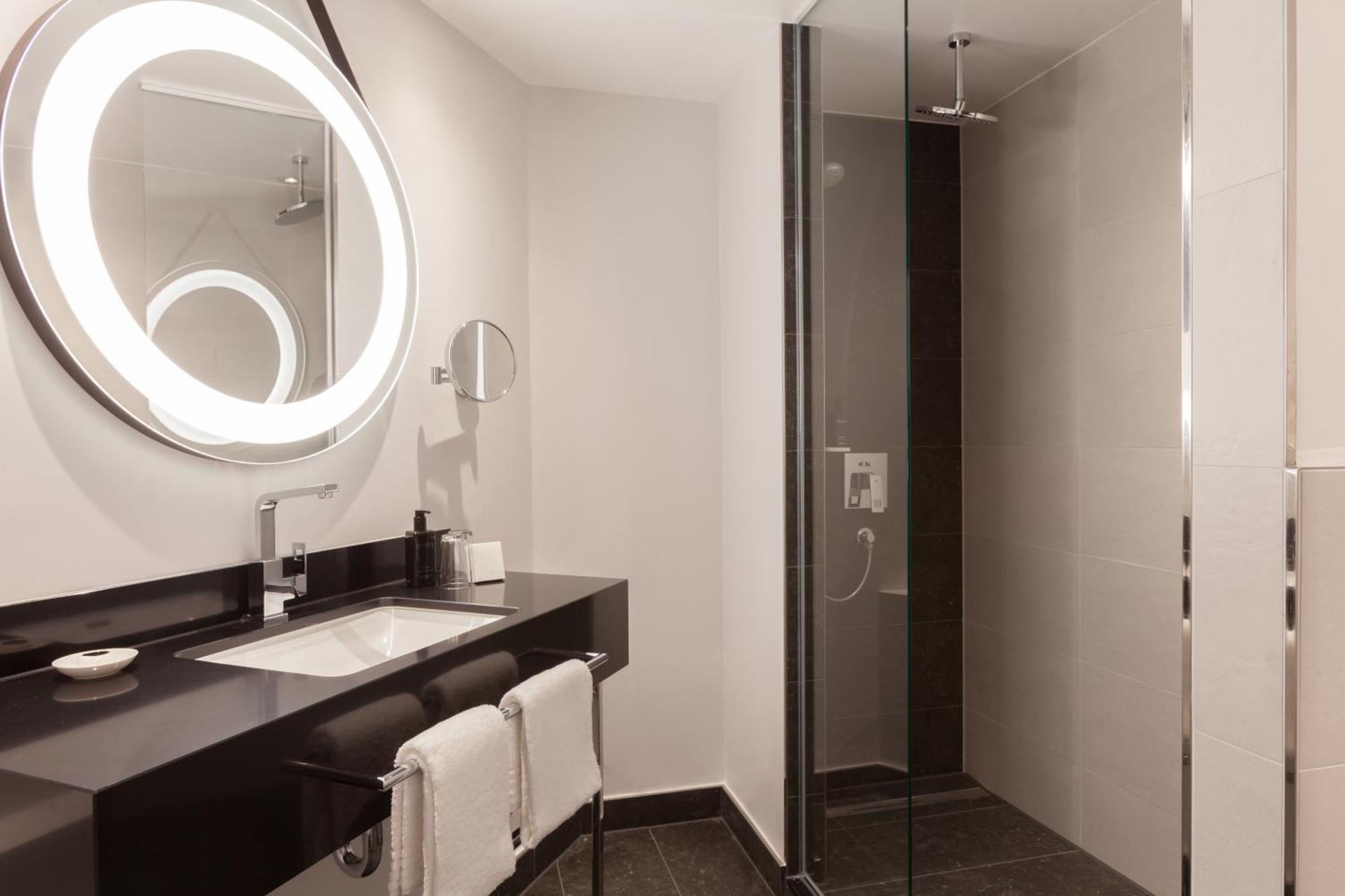 Hotel Elephant Weimar, Autograph Collection Luaran gambar Bathroom