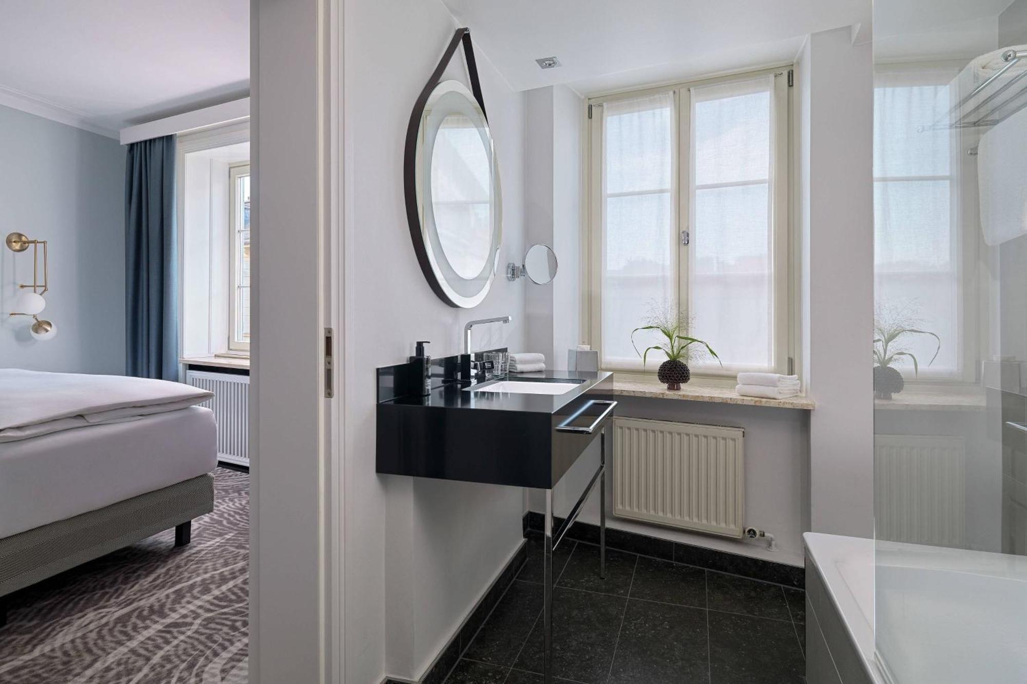Hotel Elephant Weimar, Autograph Collection Luaran gambar Bathroom