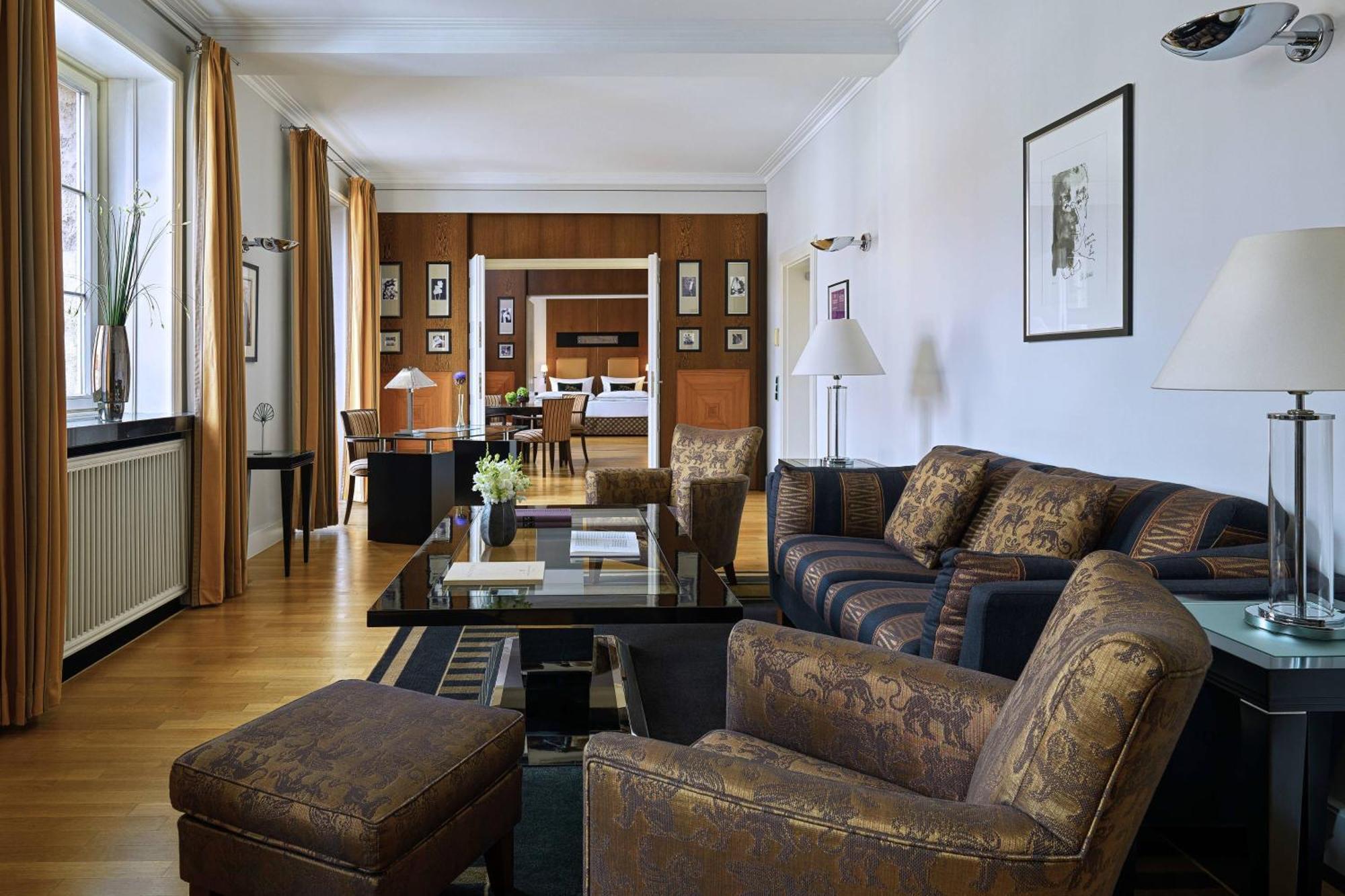 Hotel Elephant Weimar, Autograph Collection Luaran gambar A suite at the Mandarin Oriental, Munich