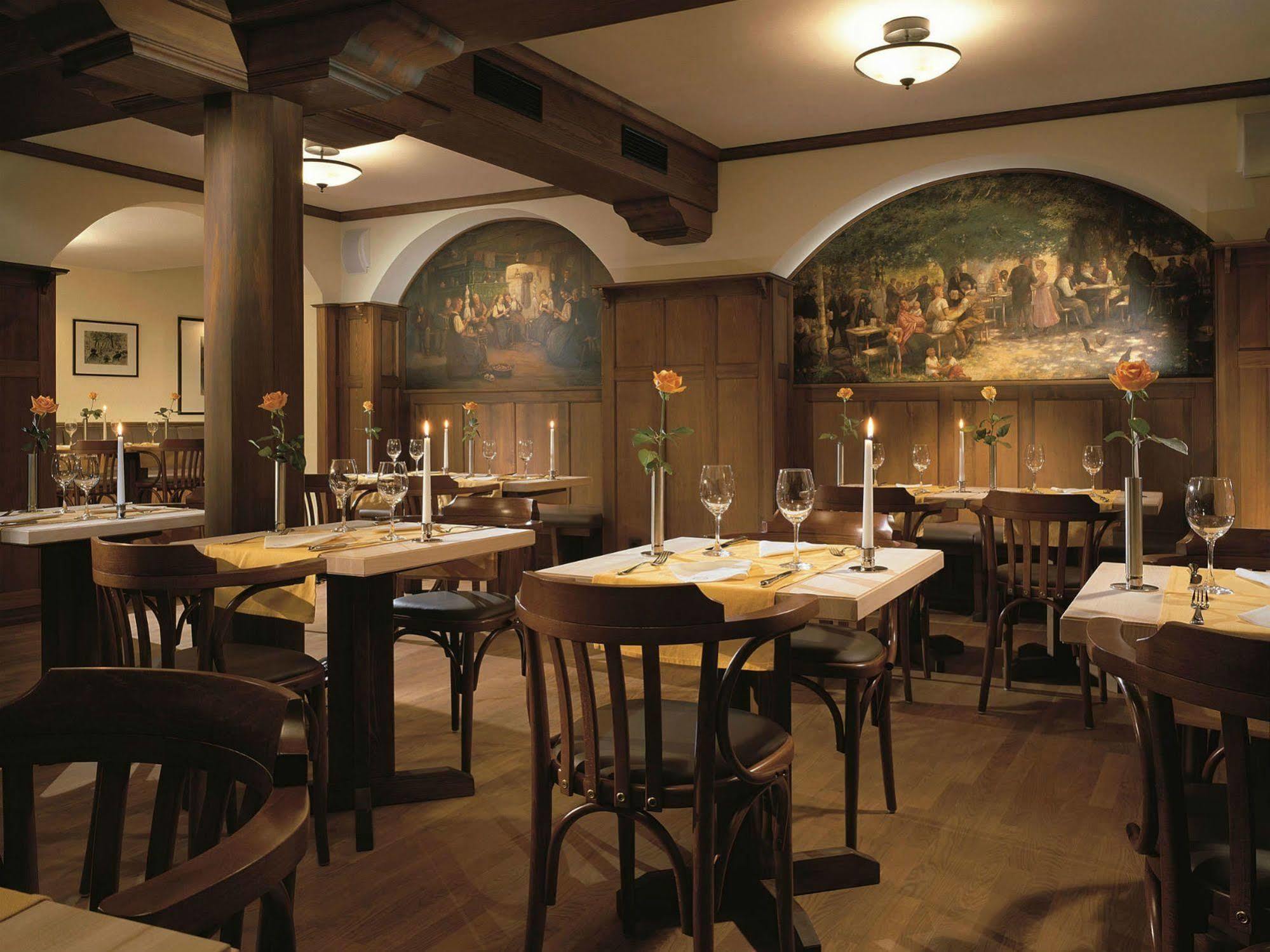 Hotel Elephant Weimar, Autograph Collection Luaran gambar Interior of the restaurant